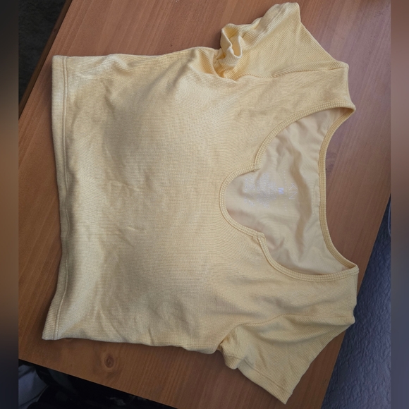 Klassy Network U Shaped Crop Tee - Picture 5 of 5